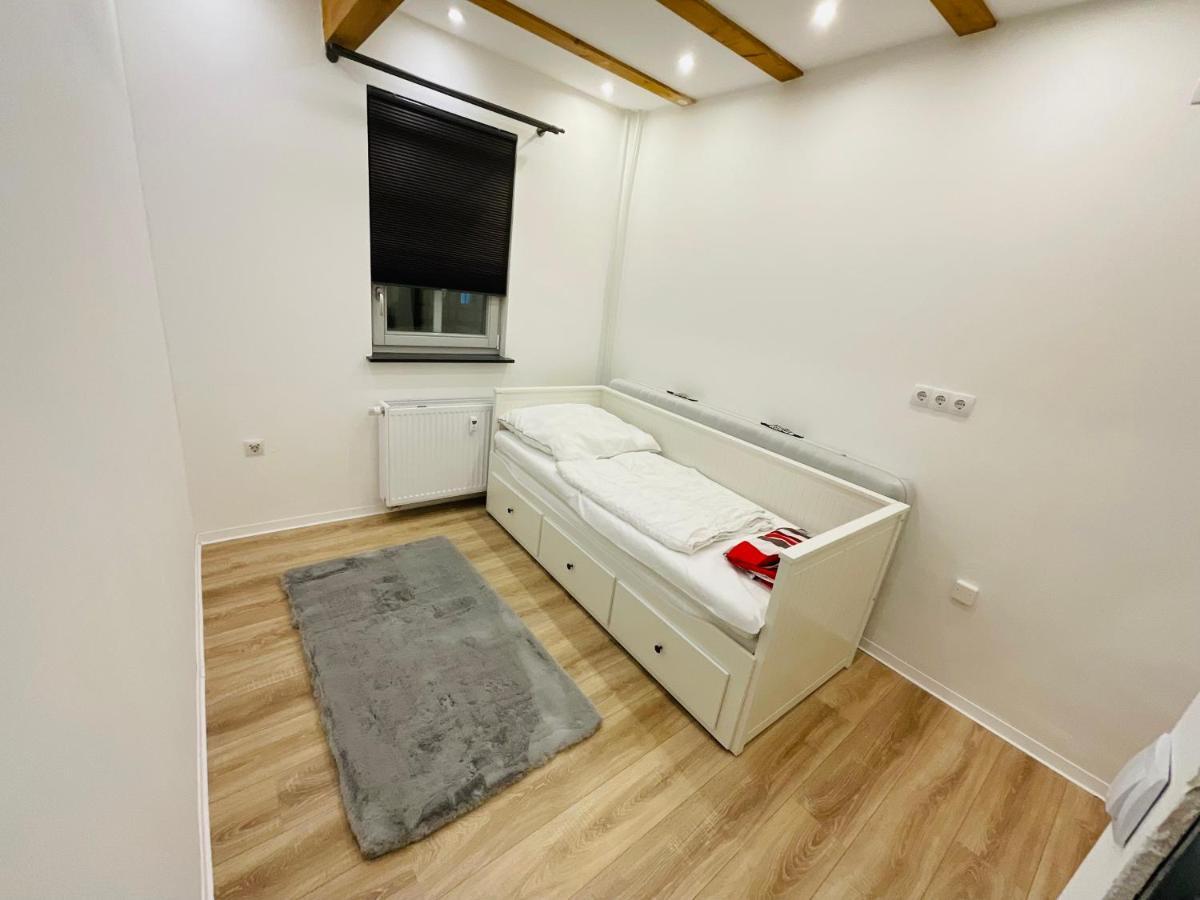 Best Central Apartment - Am Marktplatz - Up To 5 - Next To Frankfurt And Hanau - Coffee And Snacks - Netflix, Prime, Disney Nidderau Exterior photo
